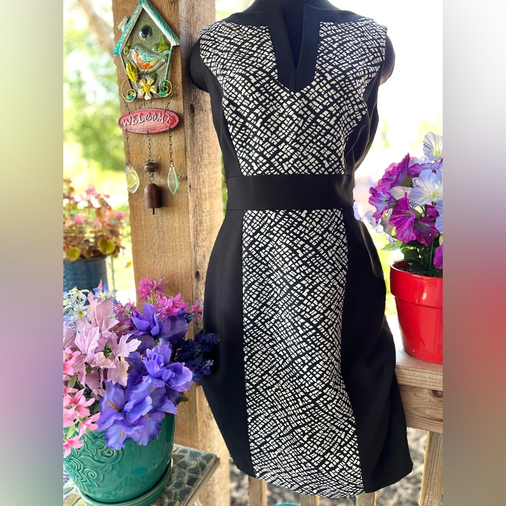 Tahari-Levine Black/Chalk White Solid w Abstract Print Straight Dress NWT